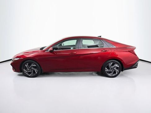 Used 2024 Hyundai Elantra SEL w/ Convenience Package FWD image 5