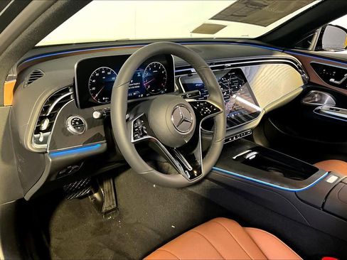New 2026 Mercedes-Benz E 350 4MATIC Sedan image 9
