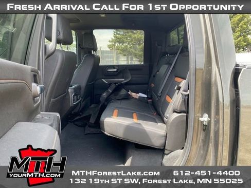 Used 2022 GMC Sierra 2500 AT4 w/ AT4 Premium Plus Package AWD/4WD image 9