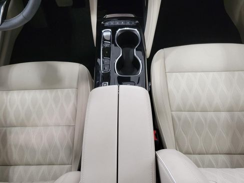 Used 2023 Buick Envision Avenir AWD/4WD image 46
