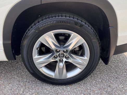 Used 2019 Toyota Highlander Limited image 31