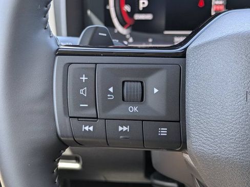 Used 2025 Nissan Rogue SL FWD image 22