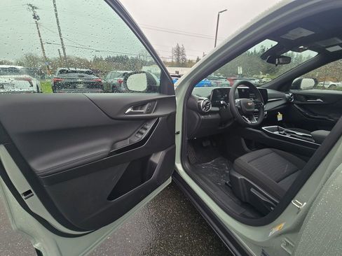 New 2026 Chevrolet Equinox LT FWD image 15