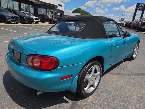 Used 2003 MAZDA MX-5 Miata RWD image 5