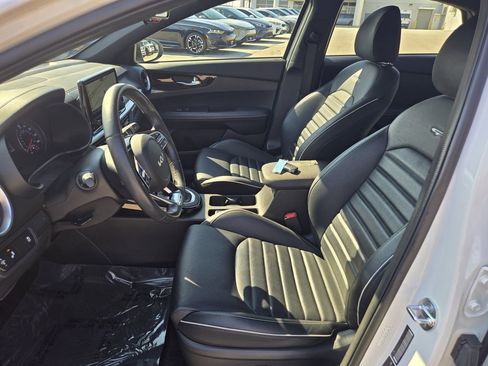 Used 2024 Kia Forte GT-Line w/ GT-Line Premium Package image 18