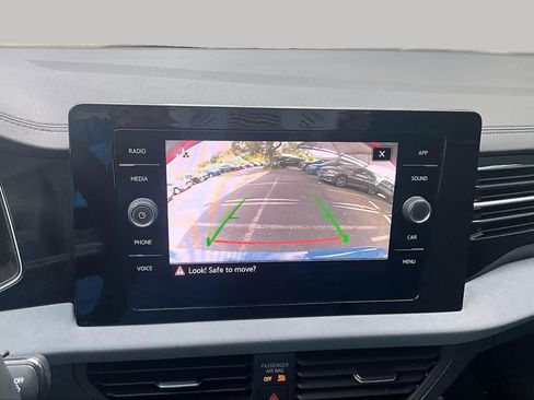 Used 2025 Volkswagen Jetta SE FWD image 27