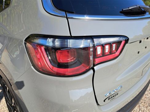 Used 2022 Jeep Compass Limited image 32