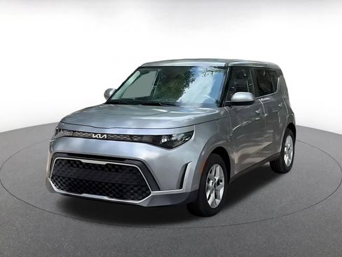 Used 2025 Kia Soul LX w/ LX Technology Package FWD image 7