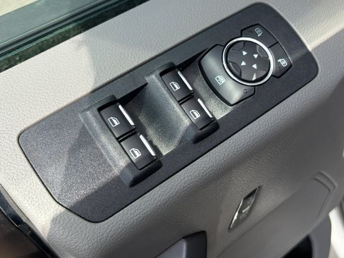 Used 2019 Ford F150 XLT AWD/4WD image 16