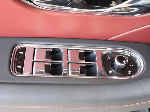 New 2026 Bentley Flying Spur Plug-In Hybrid image 13