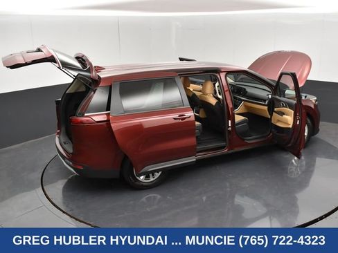 Used 2023 Kia Carnival LX FWD image 34