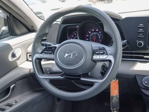 Used 2022 Hyundai Elantra SE w/ Cargo Package FWD image 14