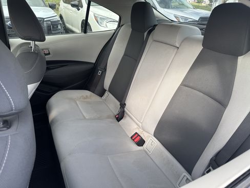 Used 2022 Toyota Corolla LE FWD image 11