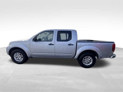 Used 2014 Nissan Frontier SV w/ SV Value Truck Package RWD image 3