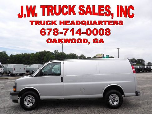Used 2023 GMC Savana 2500 w/ Driver Convenience Package RWD image 2