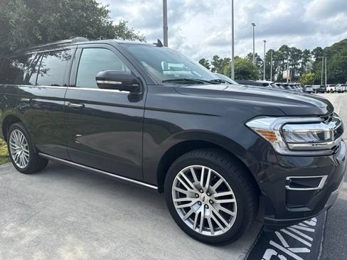 Used 2022 Ford Expedition Limited RWD image 4