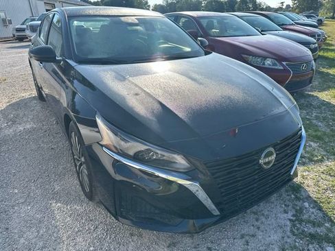 Used 2024 Nissan Altima 2.5 SV FWD image 23