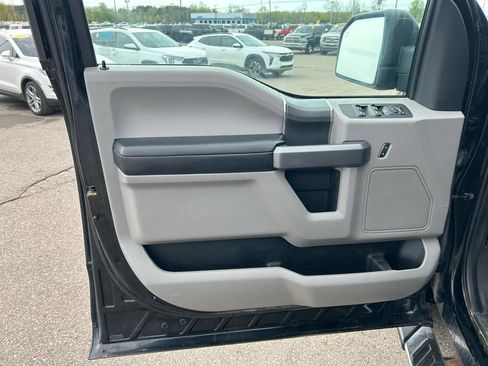Used 2017 Ford F150 XLT w/ Equipment Group 302A Luxury AWD/4WD image 14