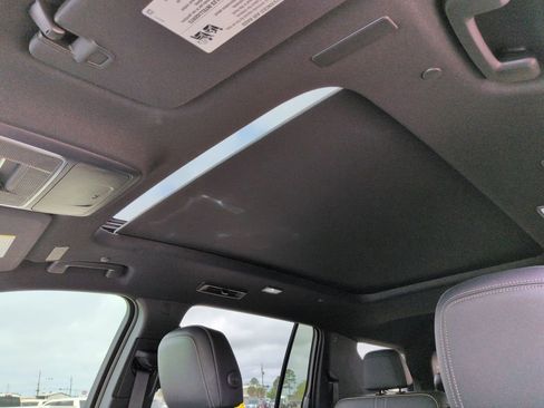 New 2026 Chevrolet Traverse High Country w/ LPO, Floor Liner Package FWD image 17