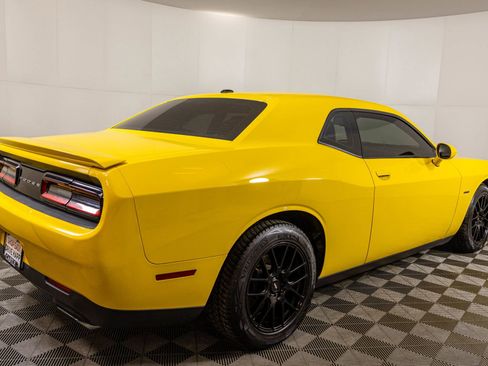 Used 2017 Dodge Challenger R/T image 13