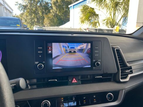 Used 2025 Kia Sportage LX image 35