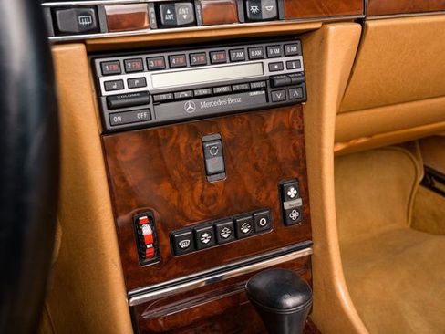 Used 1988 Mercedes-Benz 560 SL image 15