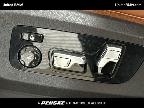 Certified 2025 BMW X7 M60i image 4