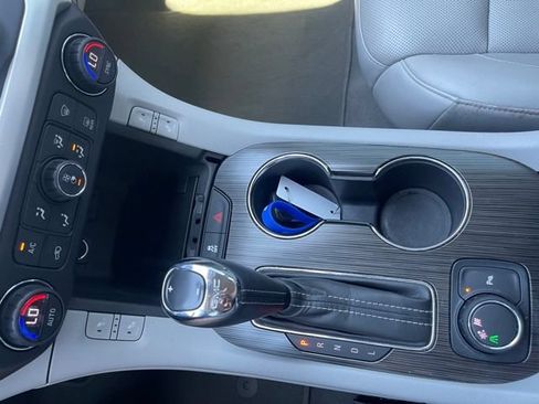 Used 2018 GMC Acadia SLT FWD image 28