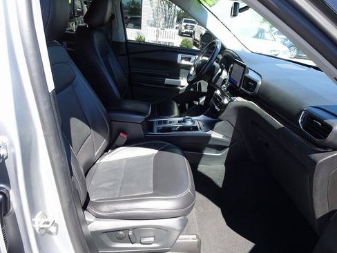 Used 2021 Ford Explorer Limited w/ Equipment Group 301A image 17