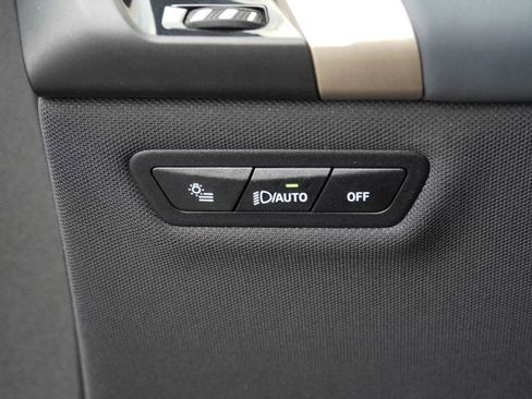 Certified 2023 BMW iX xDrive50 w/ Premium Package AWD/4WD image 18