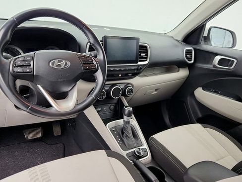 Used 2021 Hyundai Venue SEL w/ Cargo Package image 11