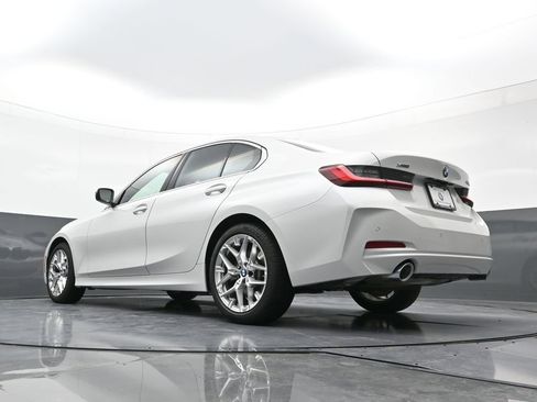 New 2025 BMW 330i xDrive Sedan w/ Convenience Package image 25
