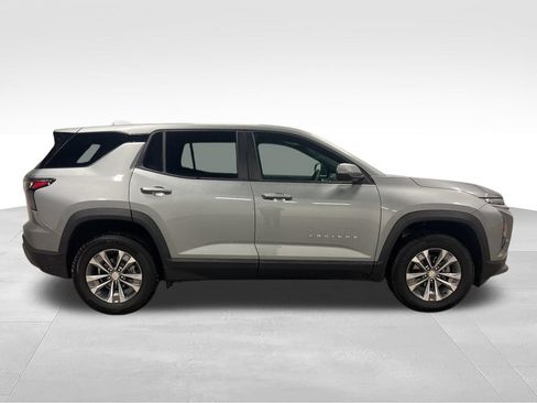 Certified 2025 Chevrolet Equinox LT AWD/4WD image 2