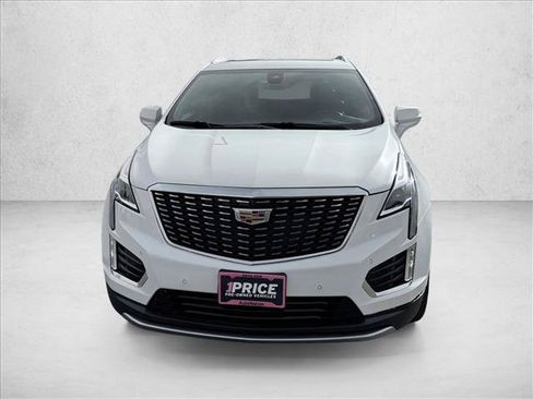 Used 2024 Cadillac XT5 Premium Luxury AWD/4WD image 2