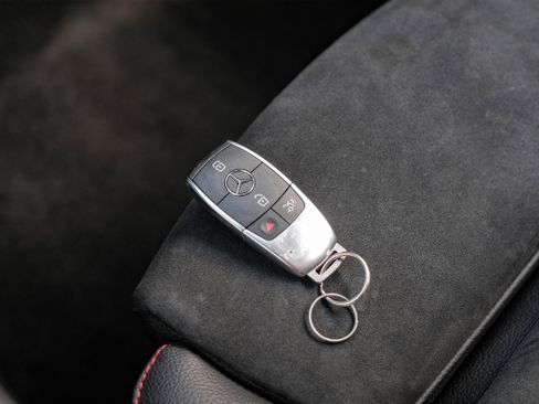 Used 2024 Mercedes-Benz GLB 250 image 50