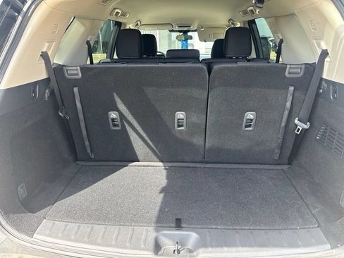 Used 2025 Nissan Pathfinder S FWD image 15