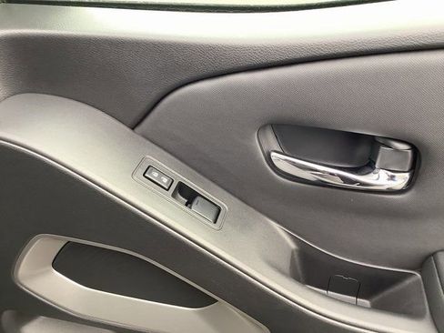 Used 2024 Nissan Frontier SV w/ Technology Package image 36