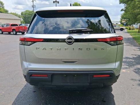 Used 2024 Nissan Pathfinder S FWD image 4
