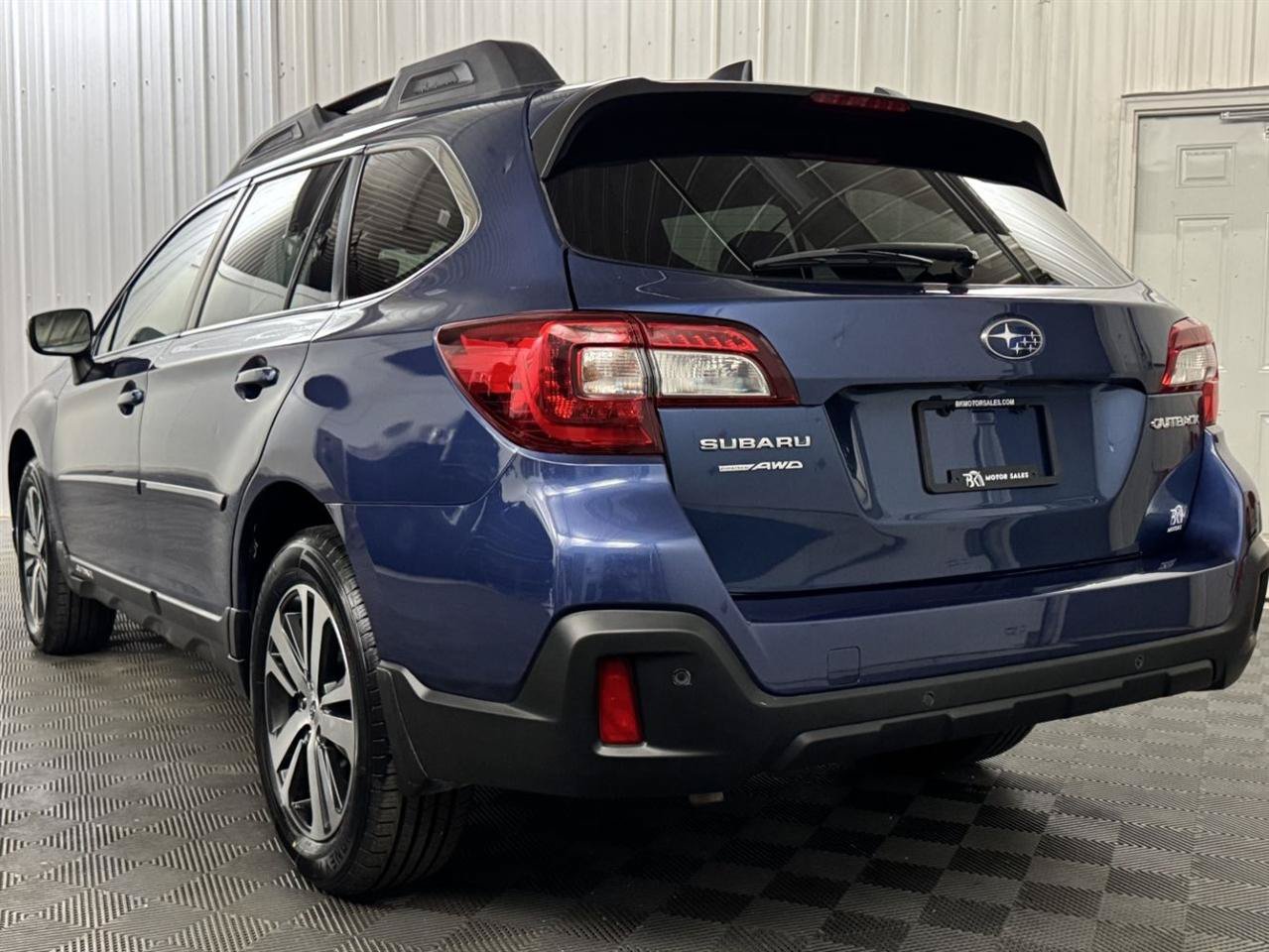 Used 2019 Subaru Outback 2.5i Limited AWD/4WD image 3