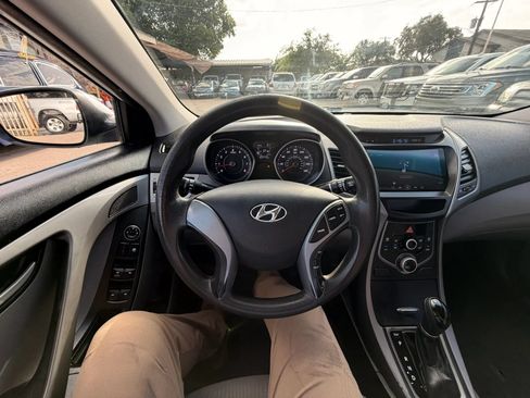 Used 2016 Hyundai Elantra SE FWD image 31