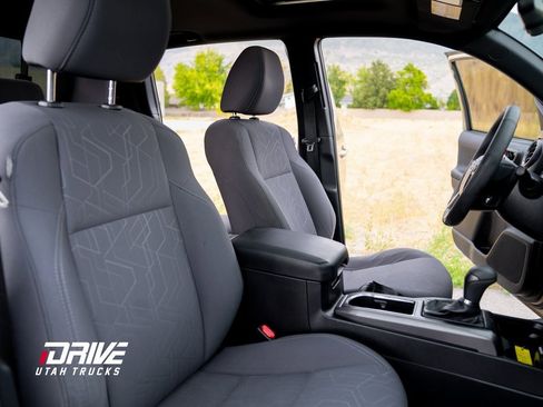 Used 2016 Toyota Tacoma TRD Off-Road image 21