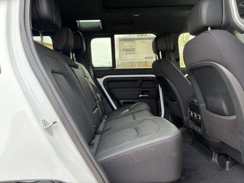 New 2025 Land Rover Defender 110 V8 AWD/4WD image 17