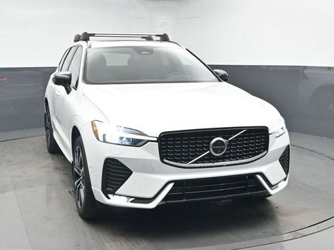 Used 2024 Volvo XC60 B5 Plus w/ Climate Package image 2