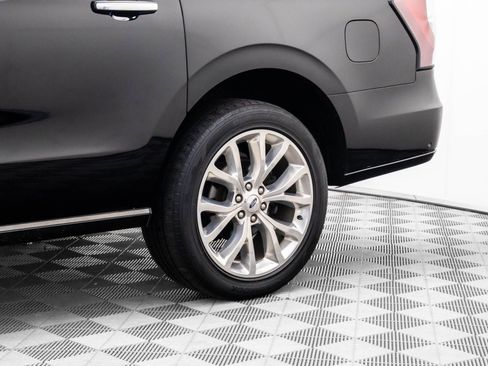 Used 2019 Ford Expedition Max Platinum image 36