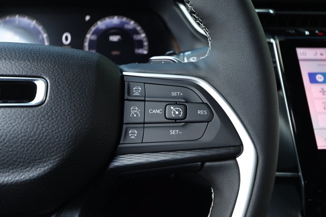New 2027 Jeep Grand Cherokee Laredo X RWD image 14