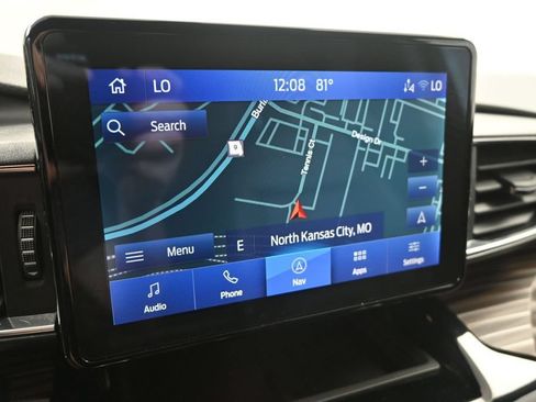 Used 2024 Ford Explorer Limited w/ Equipment Group 301A AWD/4WD image 17