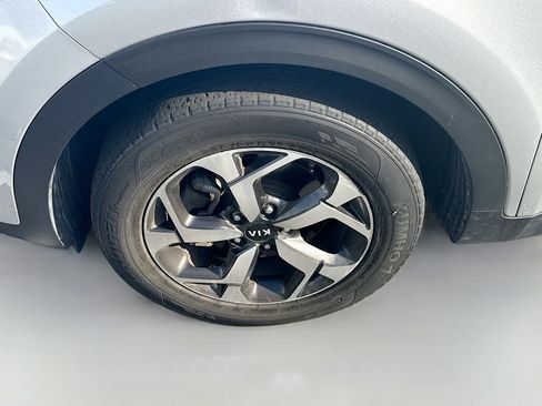 Used 2020 Kia Sportage LX image 34
