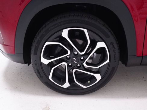 Used 2025 Chevrolet Trax RS w/ Driver Confidence Package FWD image 35