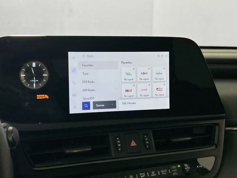 Used 2025 Lexus ES 350 w/ Premium Package FWD image 14