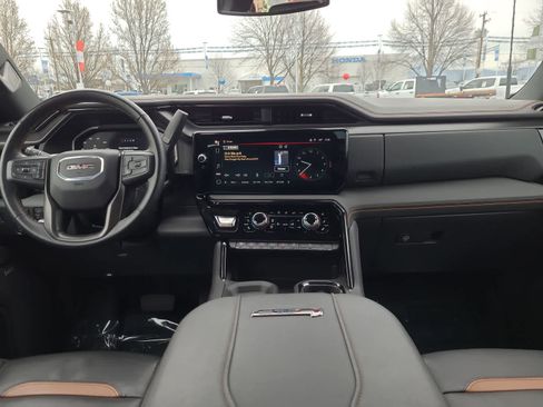 Used 2024 GMC Sierra 2500 AT4 w/ AT4 Preferred Package image 18